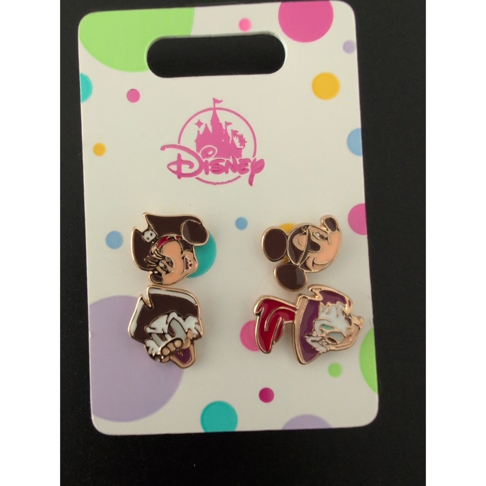 Disney Park Collection Pirates Earring Collection.